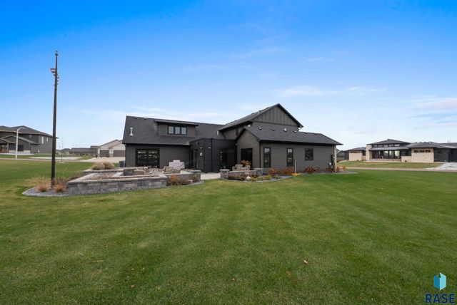 2100 N Marlowe Ave Avenue, Sioux Falls, SD 57110