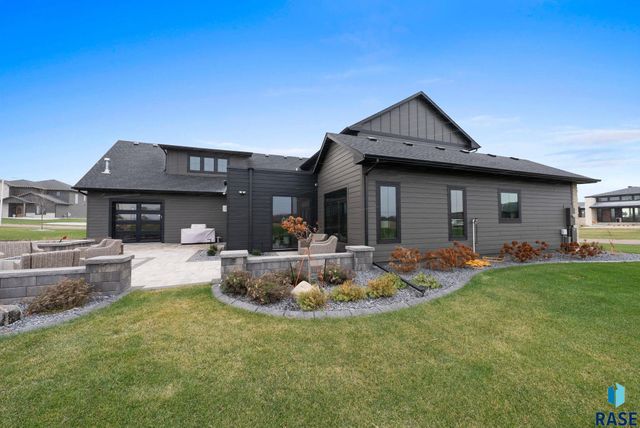 2100 N Marlowe Ave Avenue, Sioux Falls, SD 57110