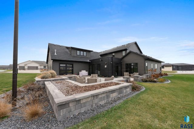 2100 N Marlowe Ave Avenue, Sioux Falls, SD 57110