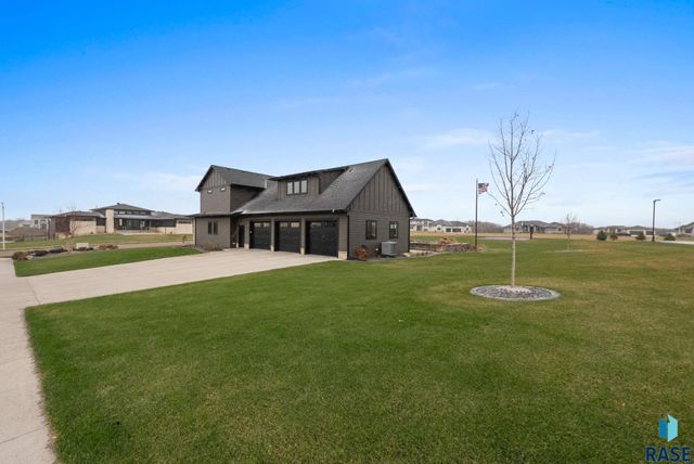 2100 N Marlowe Ave Avenue, Sioux Falls, SD 57110