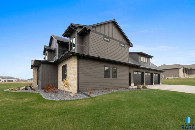 2100 N Marlowe Ave Avenue, Sioux Falls, SD 57110