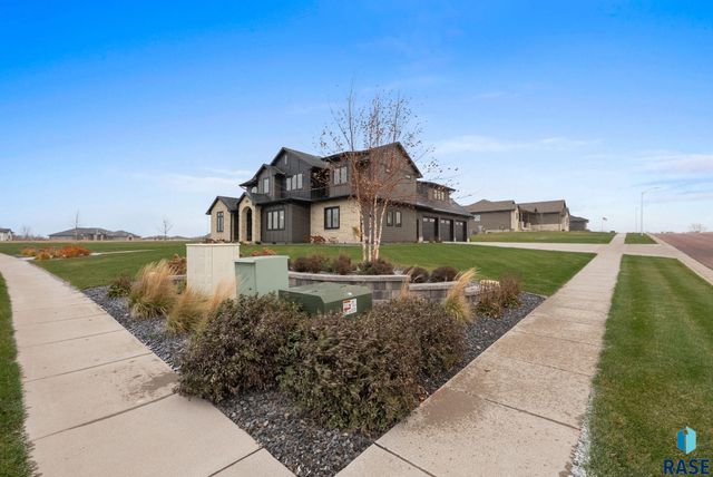 2100 N Marlowe Ave Avenue, Sioux Falls, SD 57110