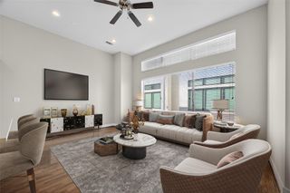 72 N Hutcheson Street, Houston, TX 77003