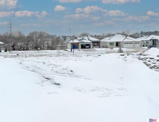 9200 Lucena Drive, Lincoln, NE 68520