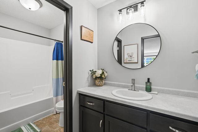 12226 River Valley Drive, Burnsville, MN 55337