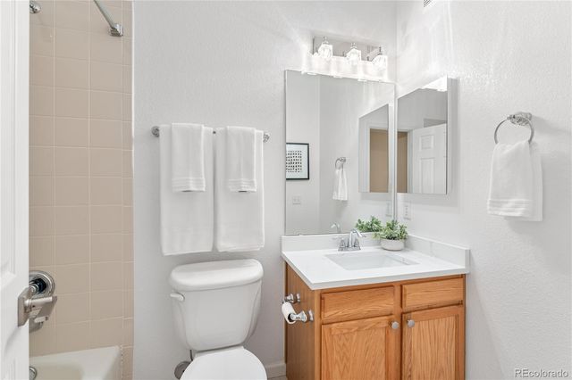 9896 W Freiburg Drive 1B, Littleton, CO 80127