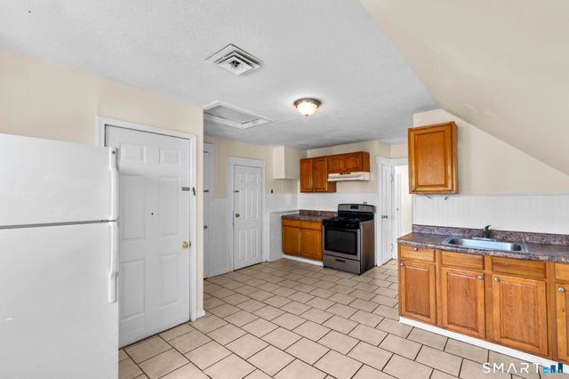 286 Exchange Street 3rd Flr, New Haven, CT 06513