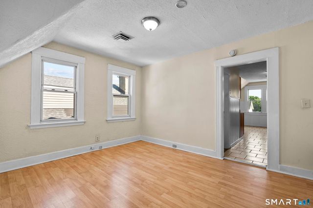 286 Exchange Street 3rd Flr, New Haven, CT 06513