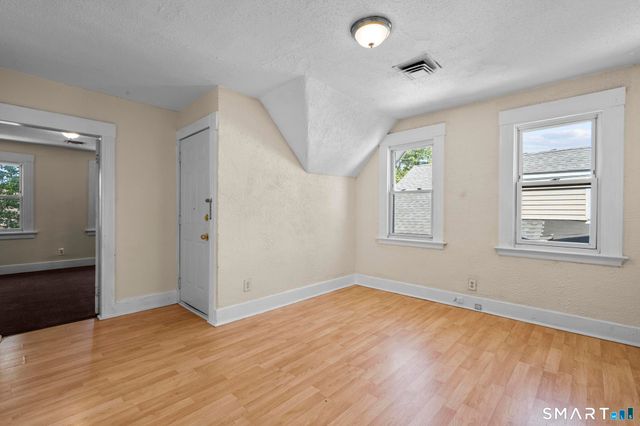 286 Exchange Street 3rd Flr, New Haven, CT 06513
