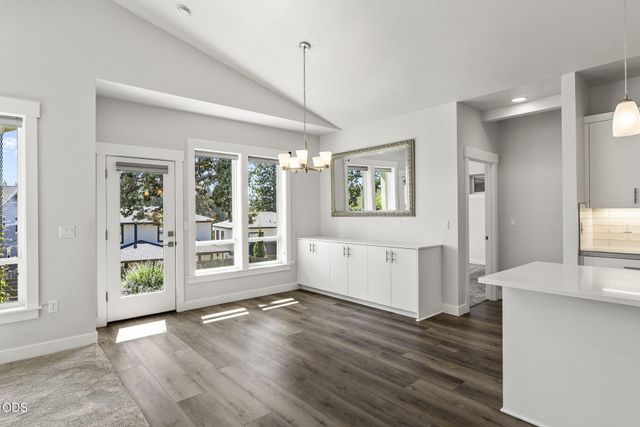 61016 SE Crane Peak Court, Bend, OR 97702
