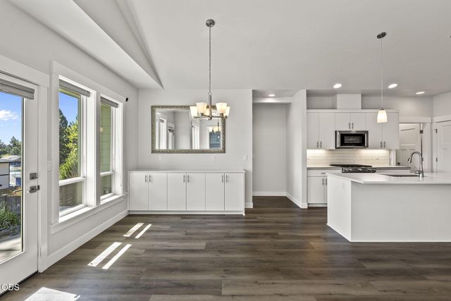 61016 SE Crane Peak Court, Bend, OR 97702