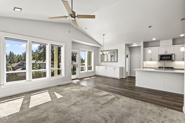 61016 SE Crane Peak Court, Bend, OR 97702