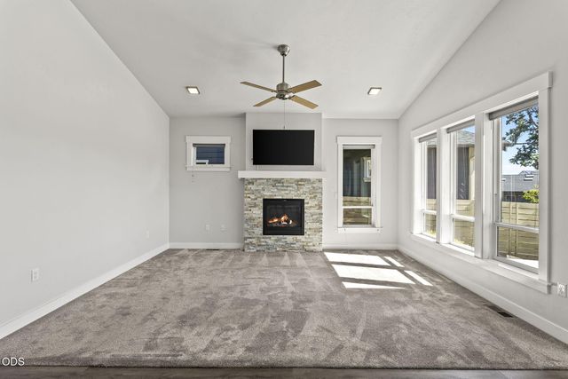 61016 SE Crane Peak Court, Bend, OR 97702