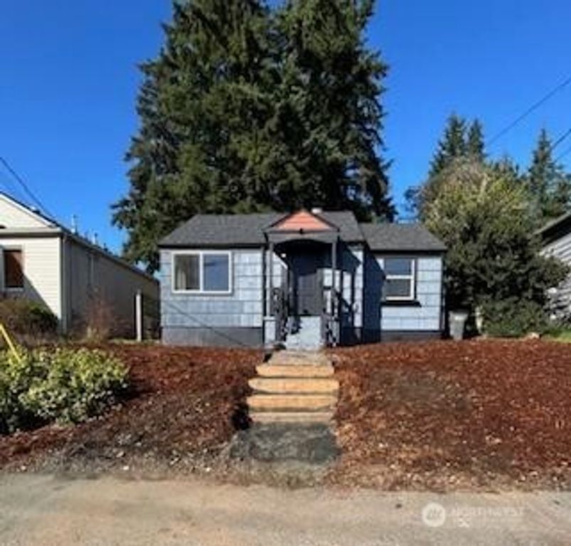 1619 Bayview Drive W, Bremerton, WA 98312