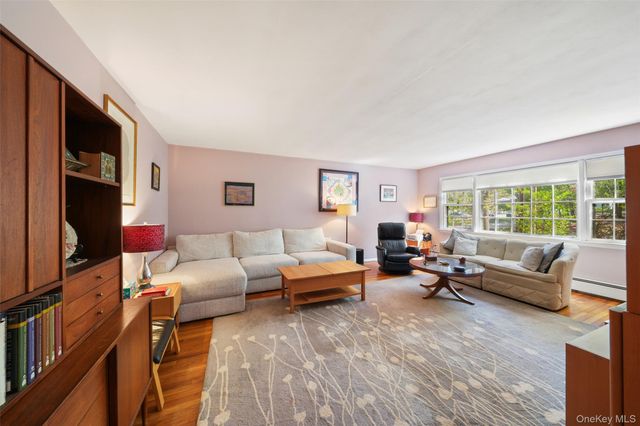 13 Kupperman Lane, Monsey, NY 10952