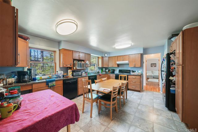 13 Kupperman Lane, Monsey, NY 10952