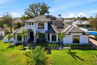 2104 NE 9th PL, Cape Coral, FL 33909