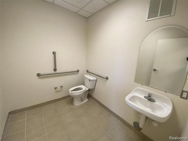 3177 Fort Street, Wyandotte, MI 48192