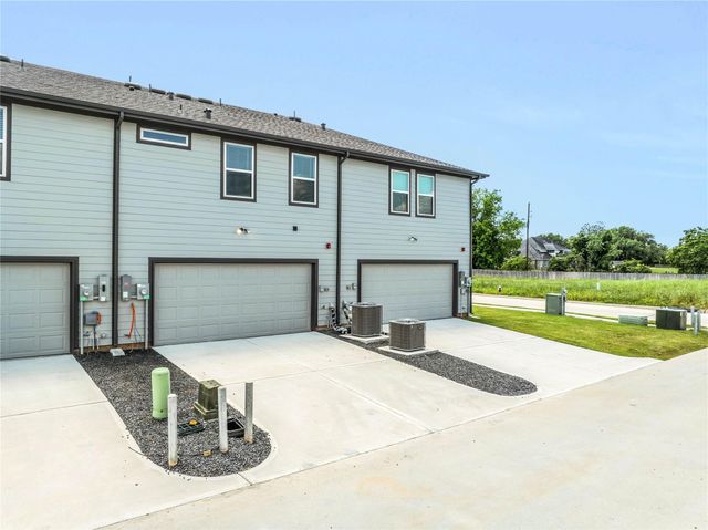 11918 Outer Bark Drive 15, Tomball, TX 77375