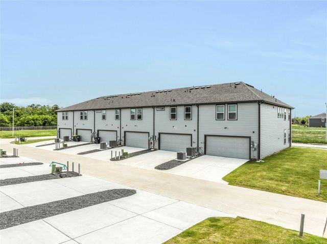 11918 Outer Bark Drive 15, Tomball, TX 77375