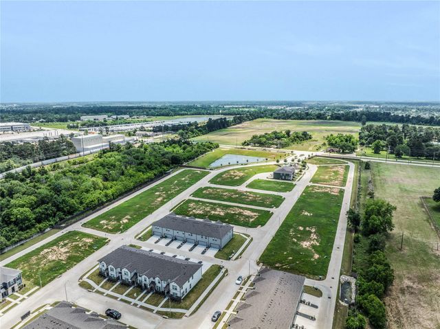 11918 Outer Bark Drive 15, Tomball, TX 77375