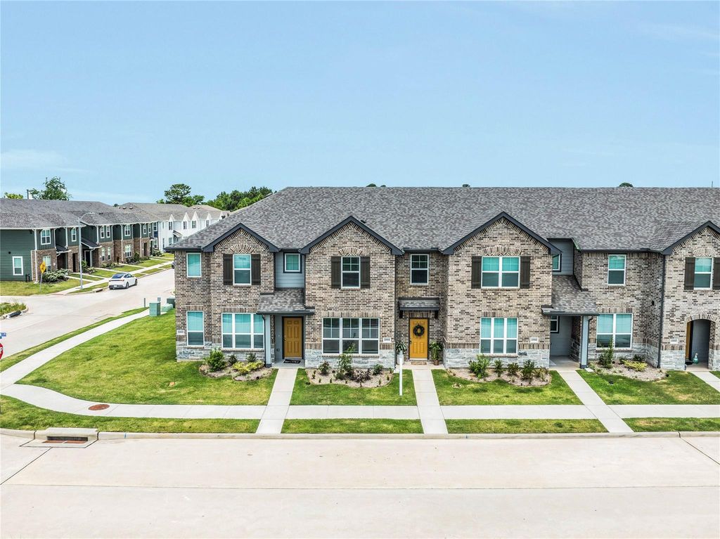 11918 Outer Bark Drive 15, Tomball, TX 77375