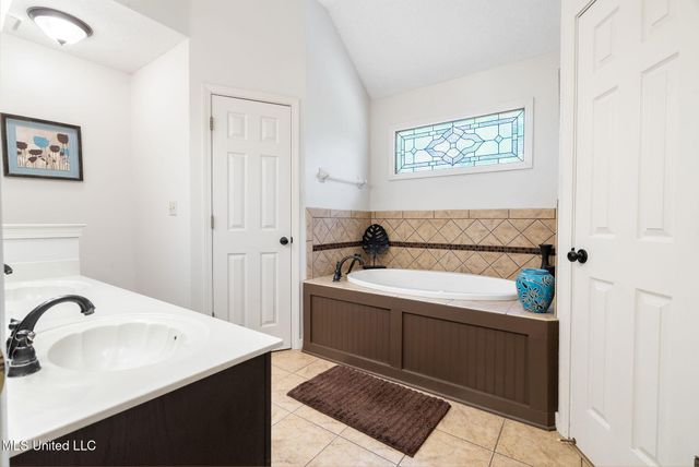 3030 Dove Hill Cove, Olive Branch, MS 38654