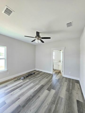 5529 Chenier Drive, Gulf Breeze, FL 32563