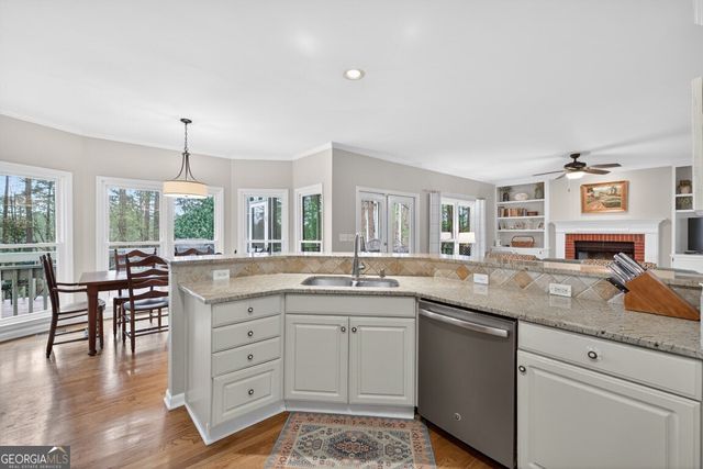 1315 Amberwood Drive, Woodstock, GA 30189