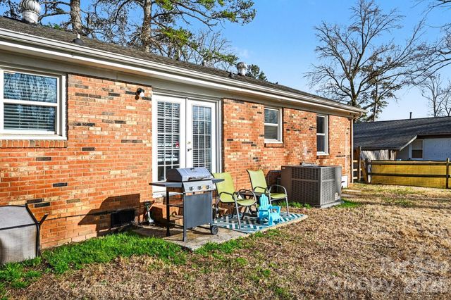 537 Kentbrook Drive, Charlotte, NC 28213