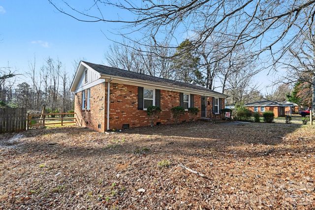 537 Kentbrook Drive, Charlotte, NC 28213