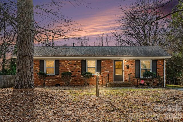 537 Kentbrook Drive, Charlotte, NC 28213