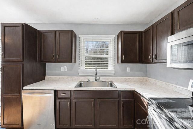 537 Kentbrook Drive, Charlotte, NC 28213