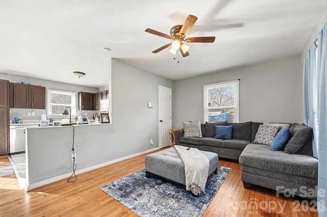 537 Kentbrook Drive, Charlotte, NC 28213