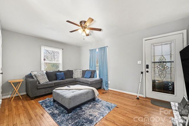 537 Kentbrook Drive, Charlotte, NC 28213