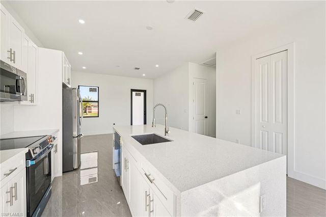 4402 E 19th ST, Lehigh Acres, FL 33972