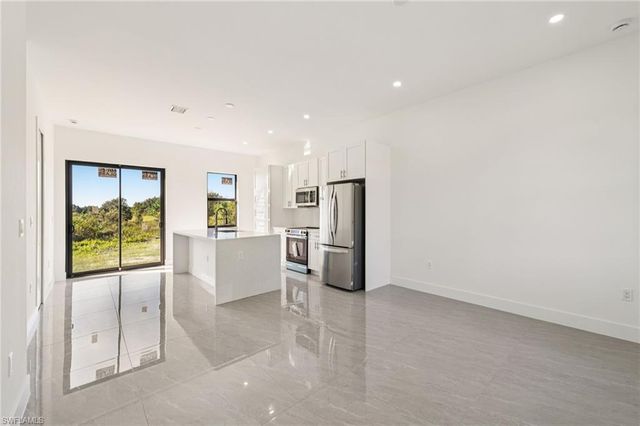 4402 E 19th ST, Lehigh Acres, FL 33972