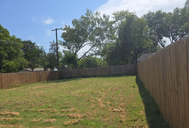 562 Jonelle Street, Dallas, TX 75217