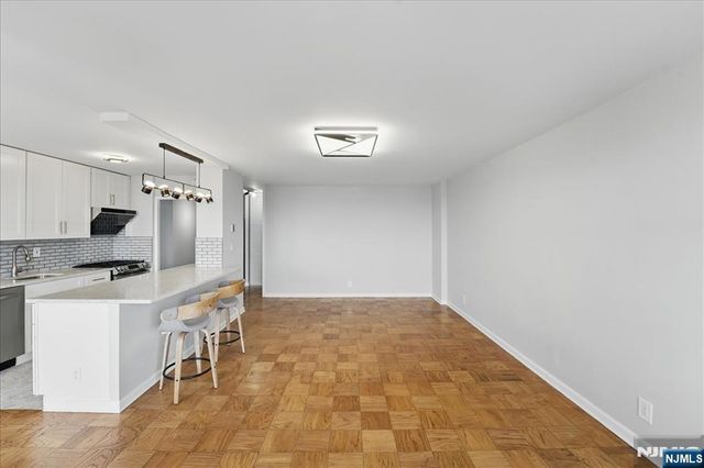 6600 Boulevard East 18K, West New York, NJ 07093