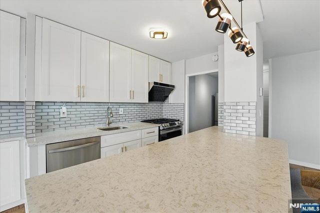 6600 Boulevard East 18K, West New York, NJ 07093