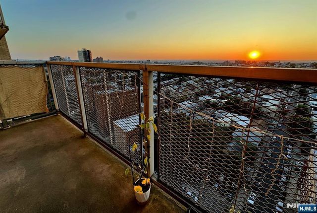 6600 Boulevard East 18K, West New York, NJ 07093