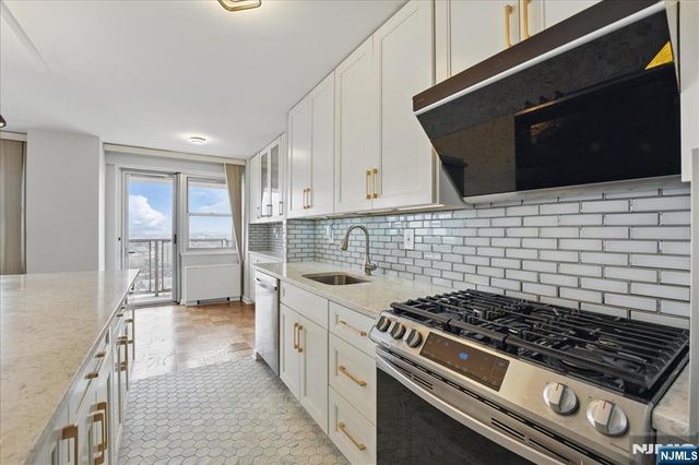 6600 Boulevard East 18K, West New York, NJ 07093