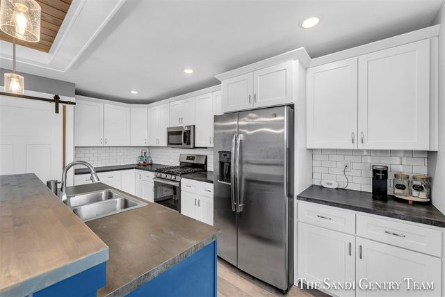 14708 Leonard Road, Spring Lake, MI 49456