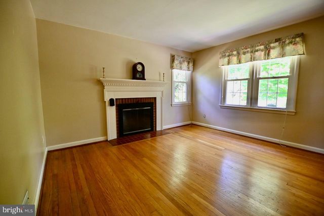 124 CHESTNUT AVE, Washington Grove, MD 20880