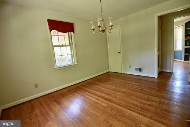 124 CHESTNUT AVE, Washington Grove, MD 20880