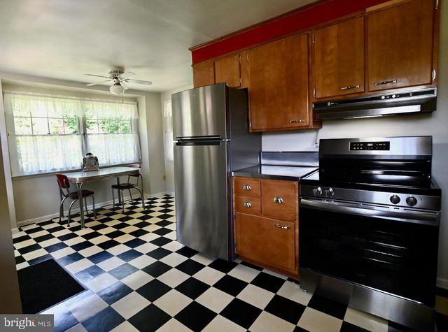 124 CHESTNUT AVE, Washington Grove, MD 20880
