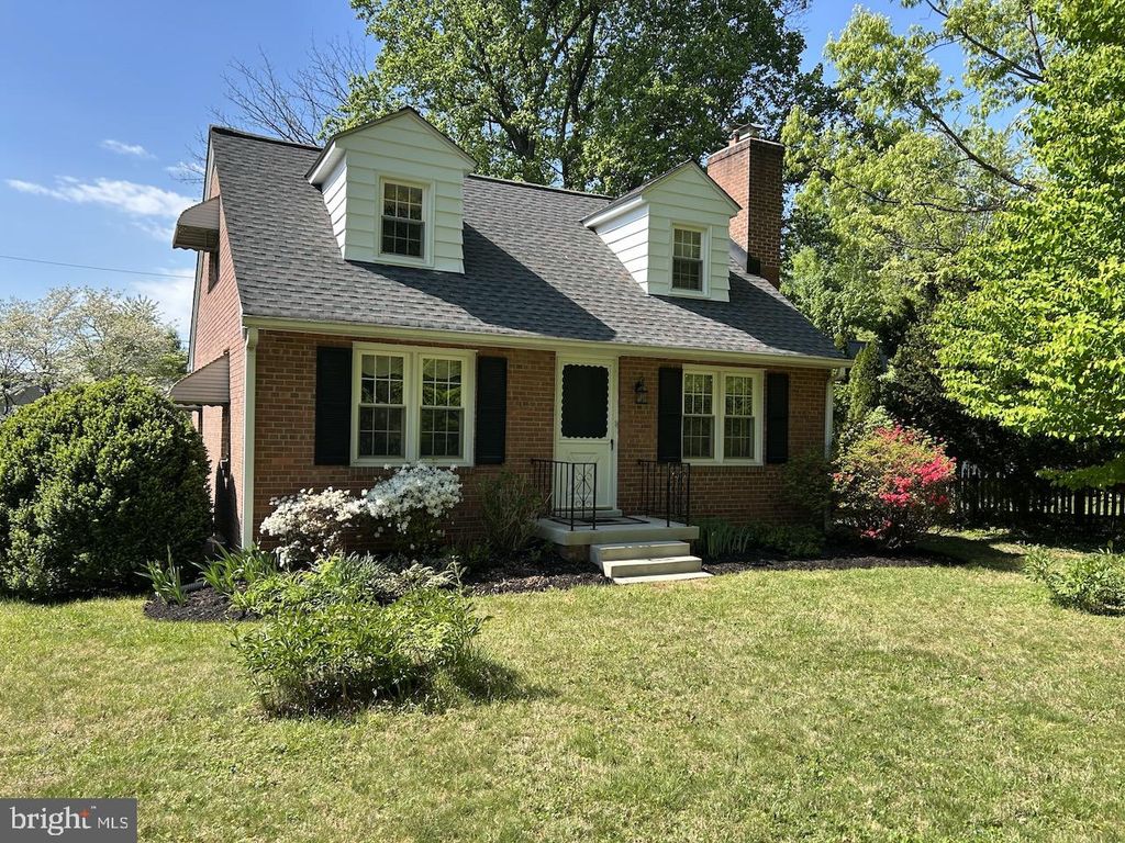 124 CHESTNUT AVE, Washington Grove, MD 20880