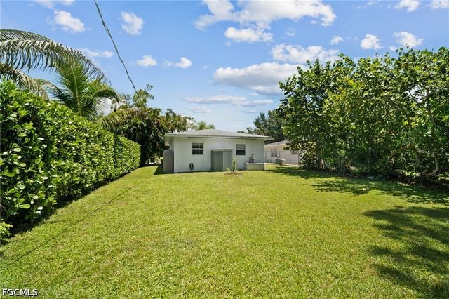 273 Porter ST, Naples, FL 34113