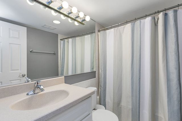 1 Renaissance Place 517, Palatine, IL 60067