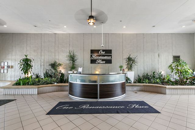 1 Renaissance Place 517, Palatine, IL 60067
